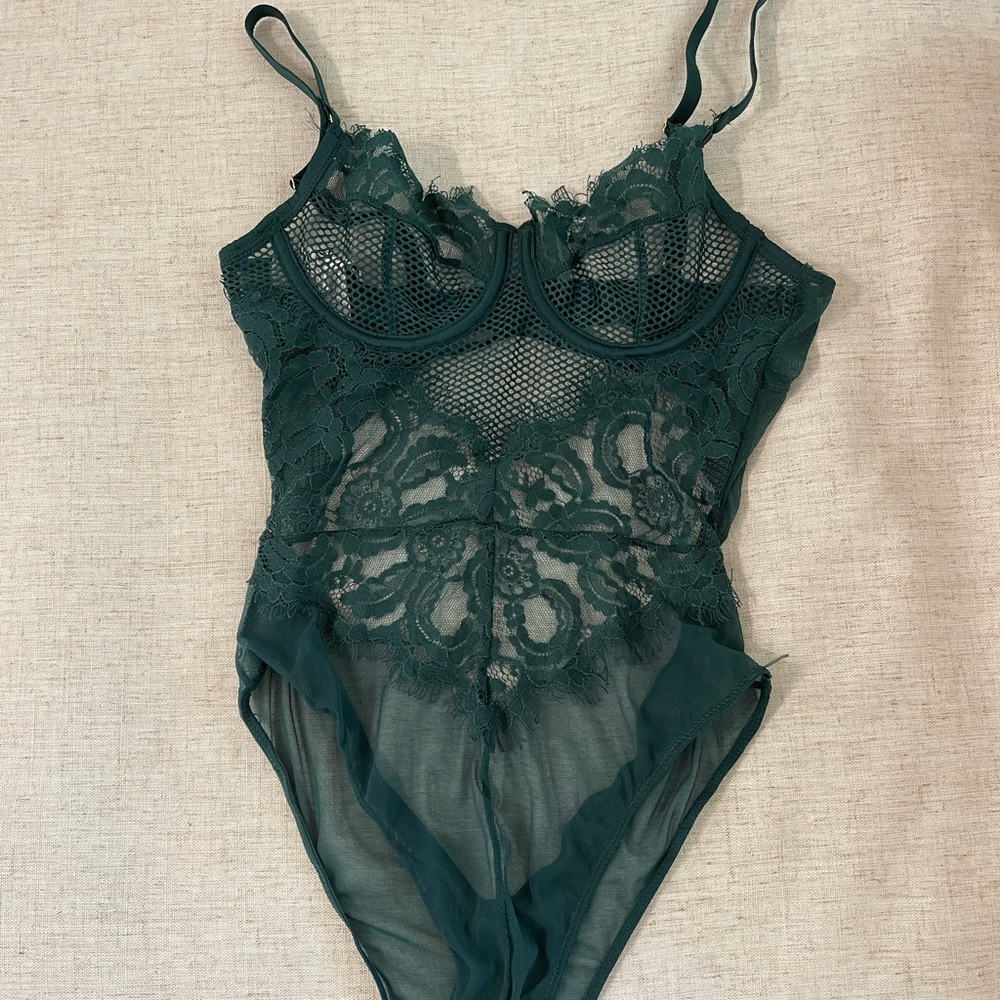 HOUSE OF CB Lace Bodysuit - Emerald Green - Small